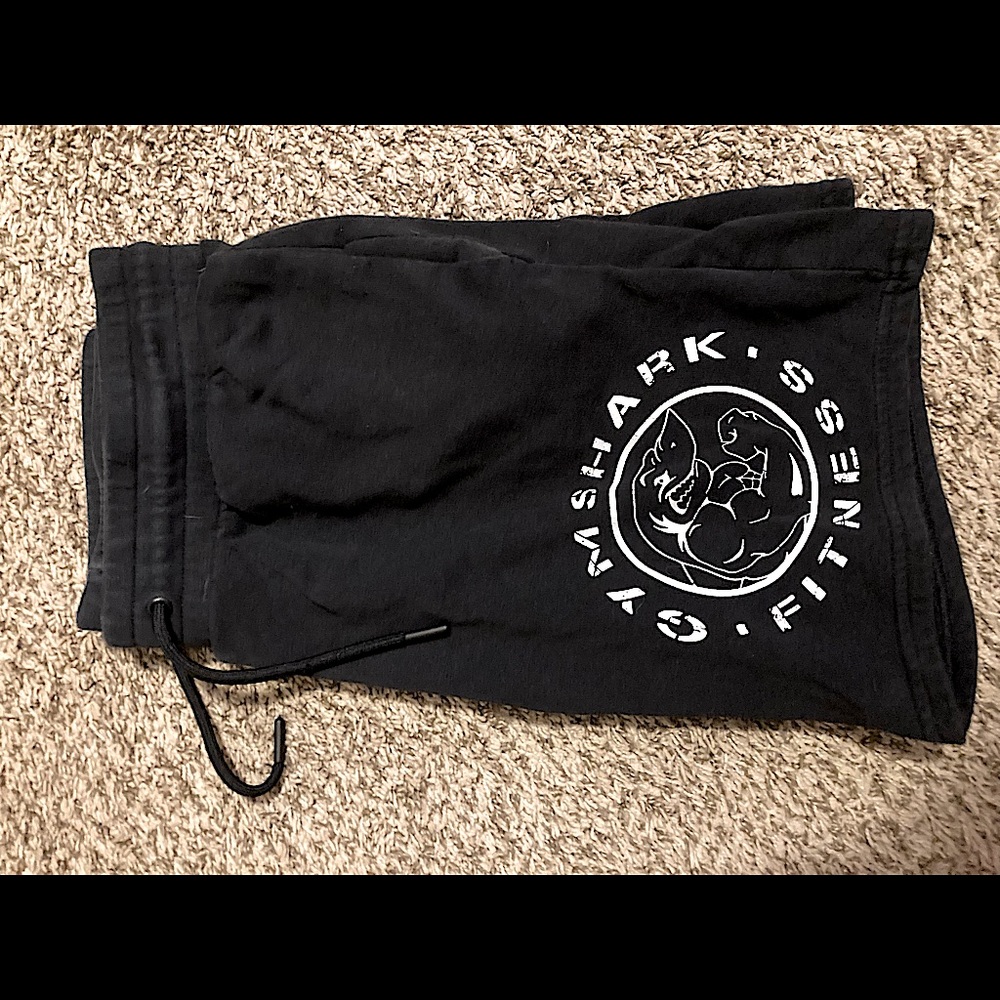 Legacy Gym shark shorts